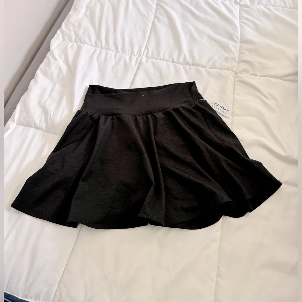 Old Navy Black Skater Skirt - Picture 1 of 2